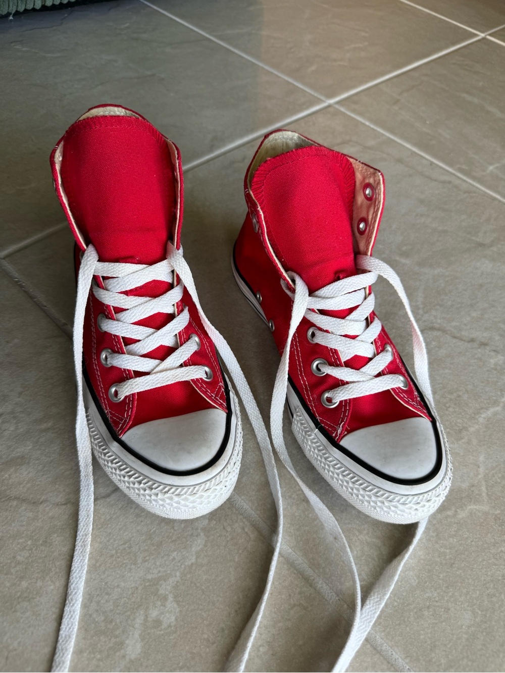 Converse Chuck Taylor’s - Picture 3 of 4